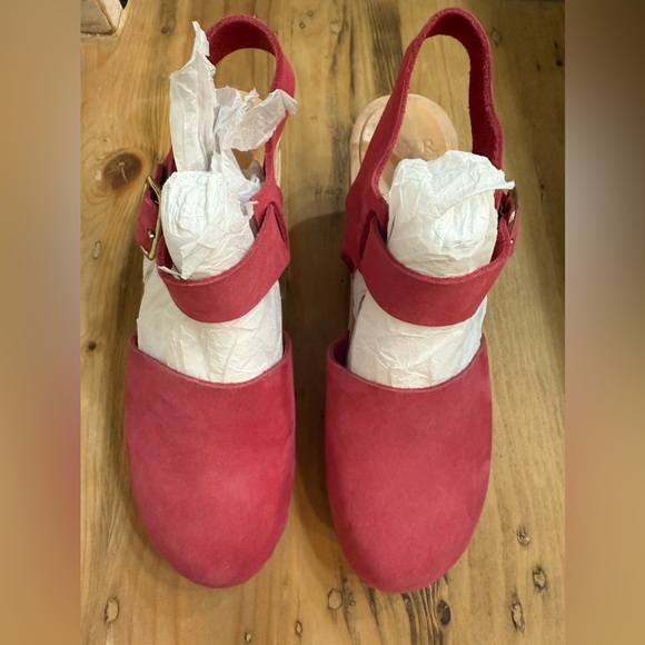 Pink Bryr Clogs - Picture 2 of 6